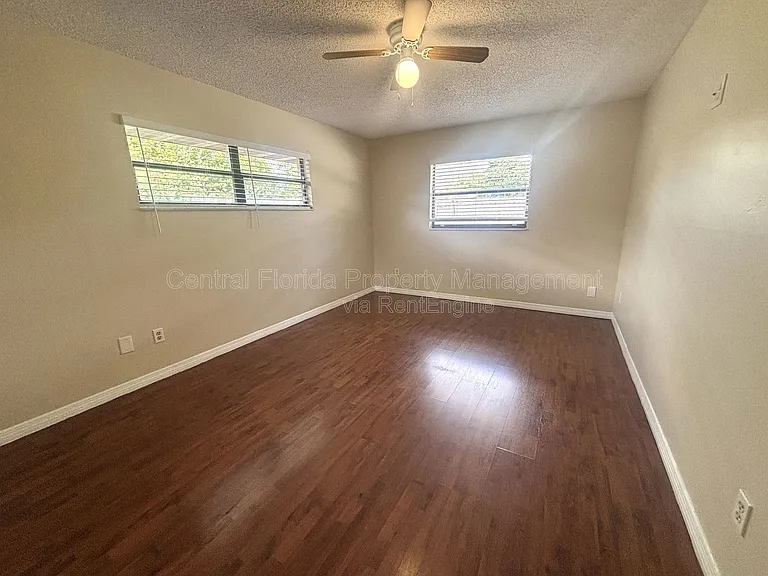 1009 Terry Dr — Photo 12