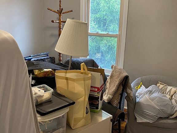 5th image of 35 Ashford Ave