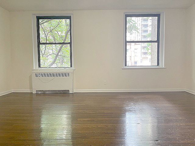 1st image of 241 E 39th St APT 4R