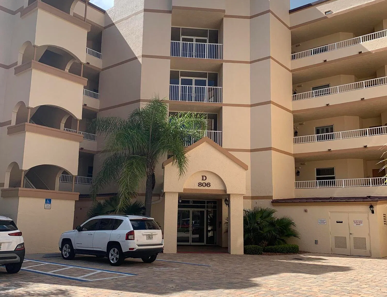 3 bed, 2.0 bath, 1775 sqft, $2,700 — Photo 1