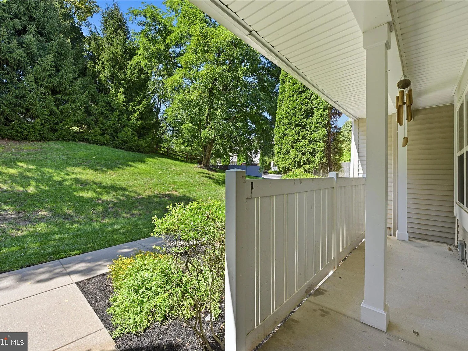 2 bed, 2.5 bath, 1258 sqft, $2,500 — Photo 2