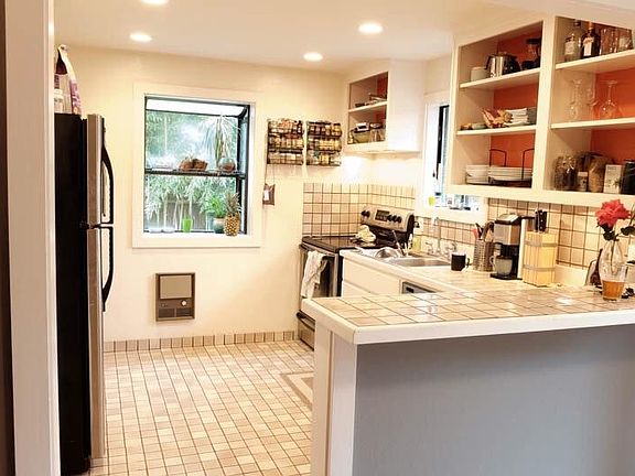 3rd image of 3615 SW 106th St