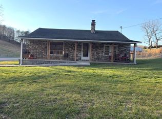 1348 Bozoo Rd, Peterstown, WV 24963