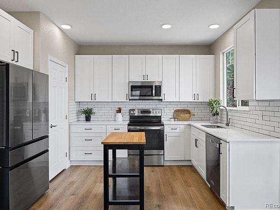 3rd image of 3207 Green Haven Circle
