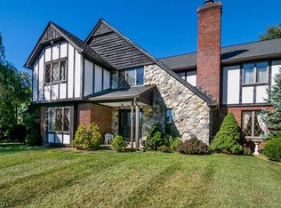 26 Long Hill Rd, Long Valley, NJ 07853