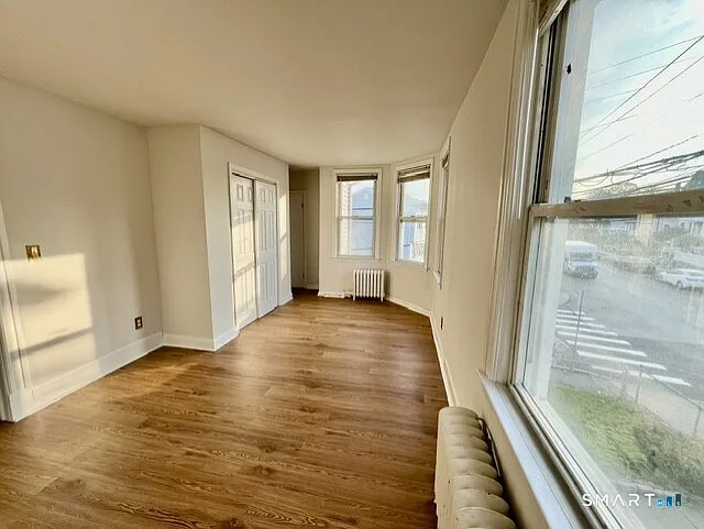122 Seaside Ave — Photo 5