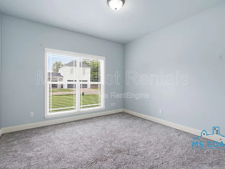 915 Old Towne St — Photo 16