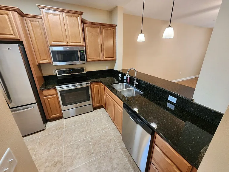 468 Bouchelle Dr #127 — Photo 1