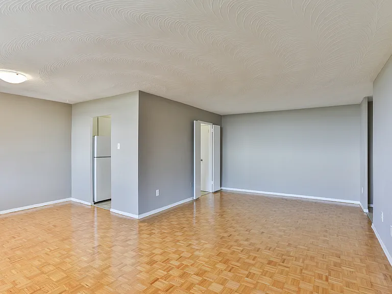 100 Rowena Dr — Photo 9