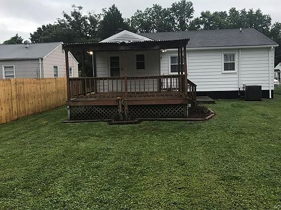 3rd image of 216 N Kalmia Ave
