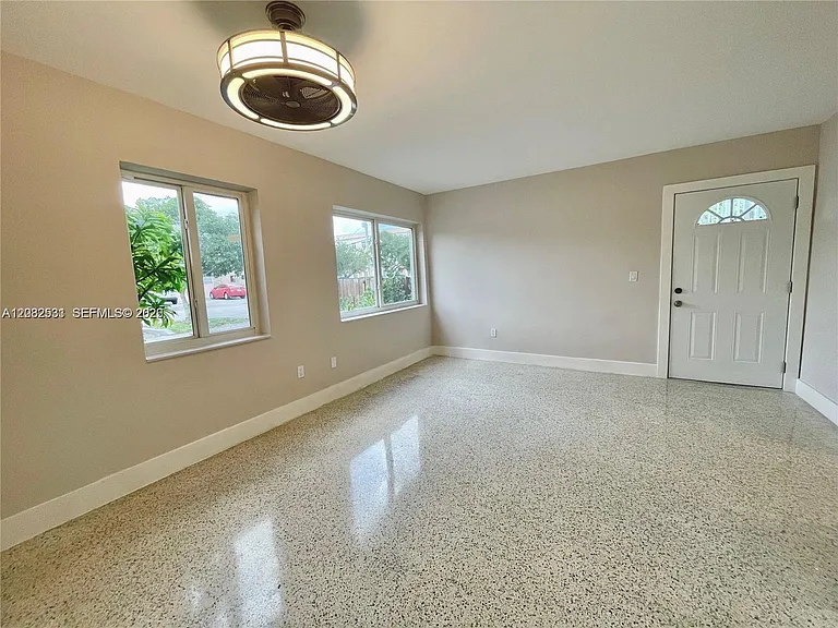 174 E 5th St #1 — Photo 9