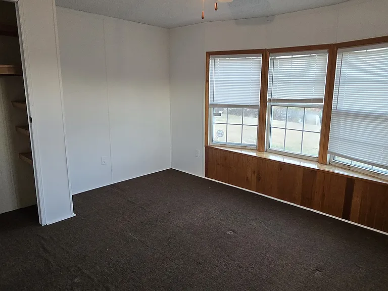 207 Tripp St — Photo 8