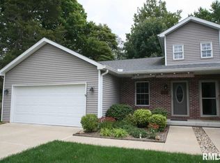 112 N Juliana St, Mackinaw, IL