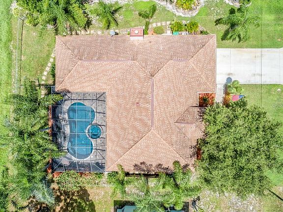 2nd image of 89 Broadmoor Ln