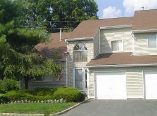 31 Castle Ridge Dr, East Hanover, NJ 07936