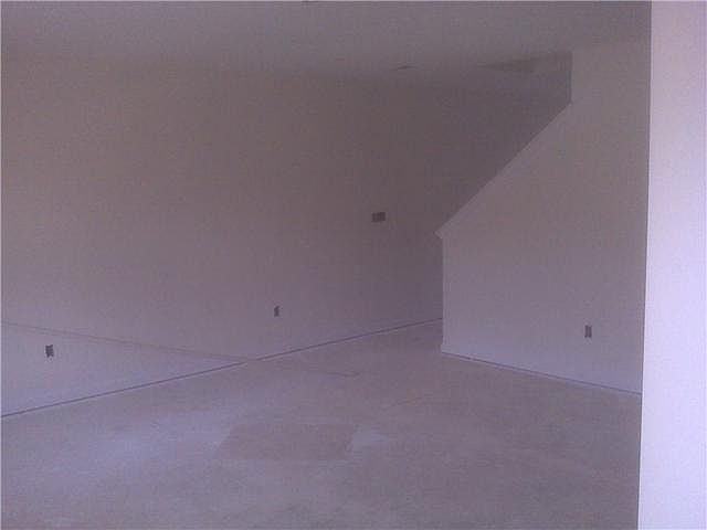 2nd image of 1404 Bellow Fls #184