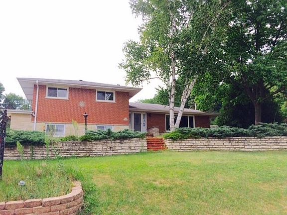 2nd image of W215N10225 Hickory Dr