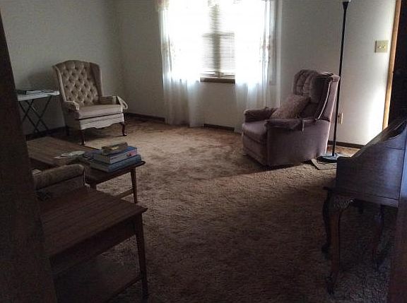 5th image of 105 Hathaway Ct