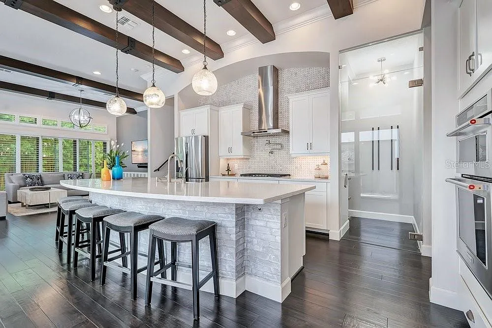 3 bed, 3.5 bath, 3226 sqft, $7,000 — Photo 3
