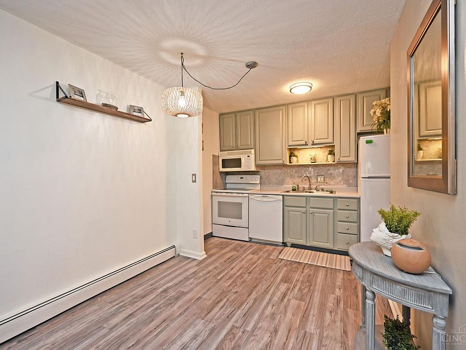 1st image of 4904 Chalet Dr #603