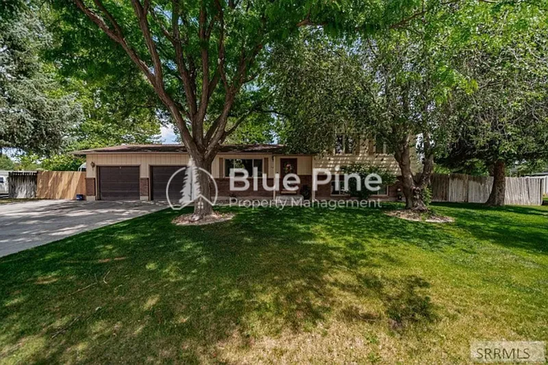 648 Buckboard Ln