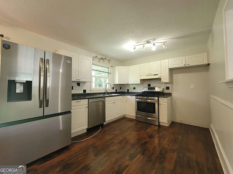 4641 Lucerne Valley Rd — Photo 3