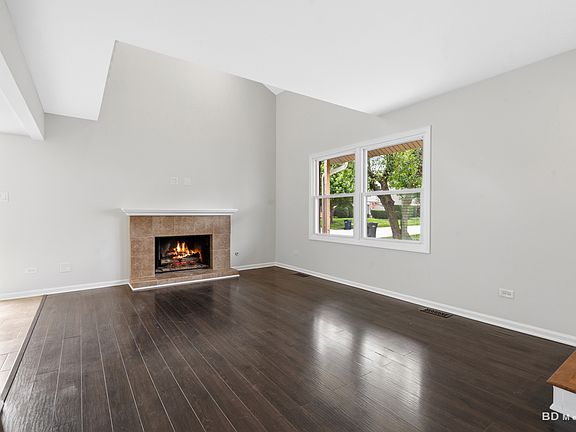 5th image of 15641 Erin Ln