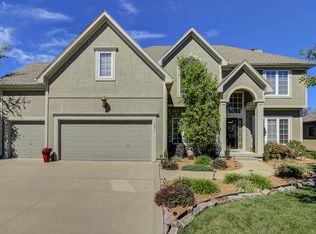 5904 NE Coral Cir, Lees Summit, MO 64064