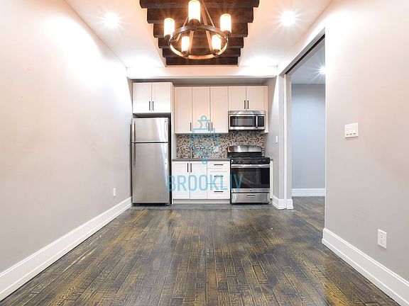 2nd image of 959 Carroll St #L7