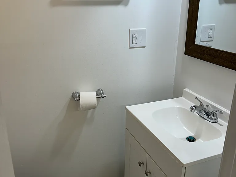 206 Zenith Rd — Photo 5