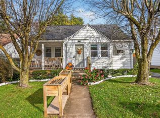 1062 Bennington Dr, Rochester, NY 14616