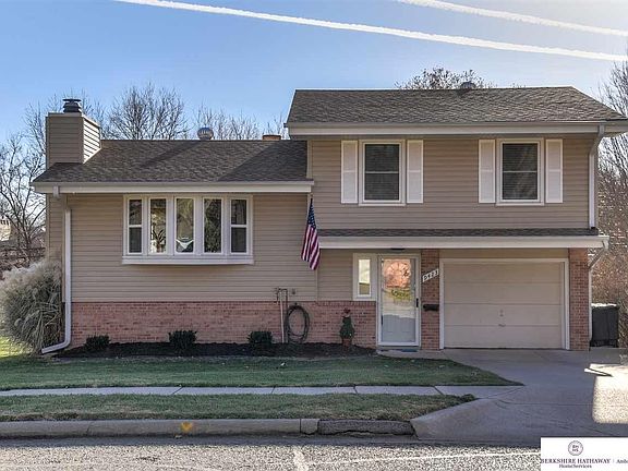 2nd image of 9423 Meadow Dr