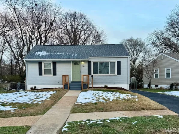 9921 Iveland Dr, Saint Louis, MO 63114