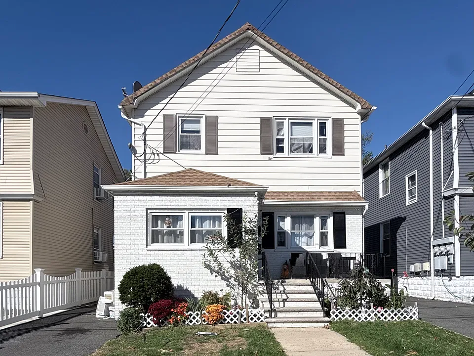 21 4th St #2