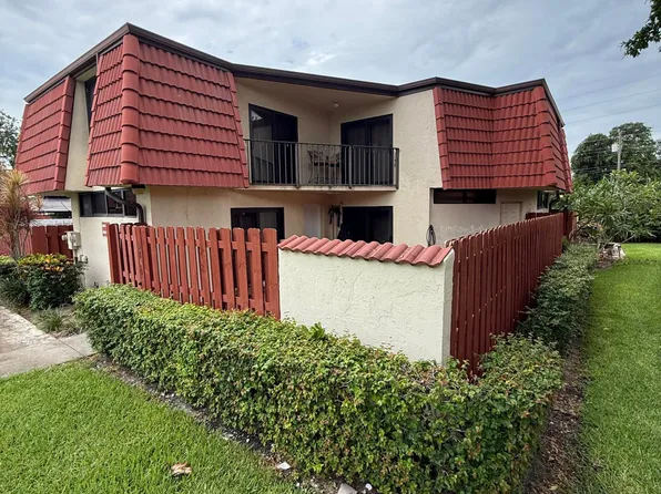 3830 Victoria Drive, West Palm Beach, FL 33406