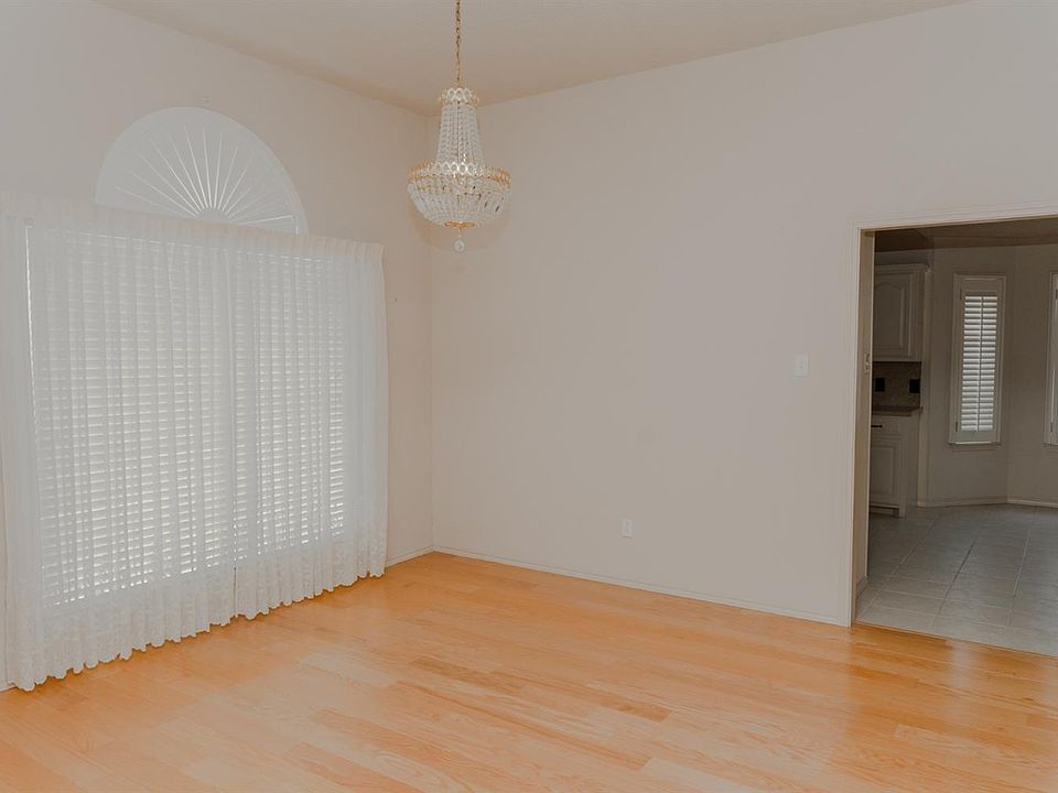 2nd image of 6032 W 77th St