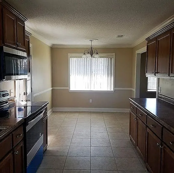 721 Cindy Ln — Photo 23