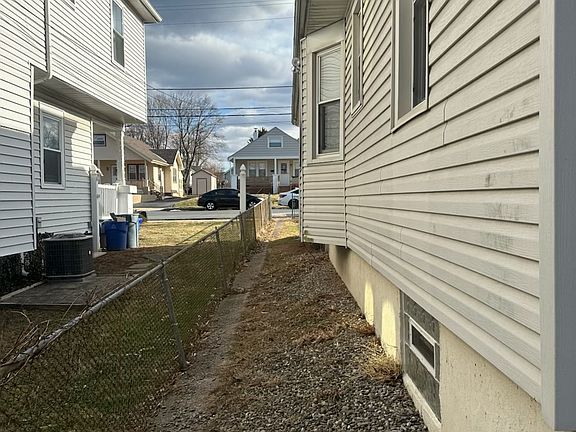 2nd image of 445 Lincoln Ave #C