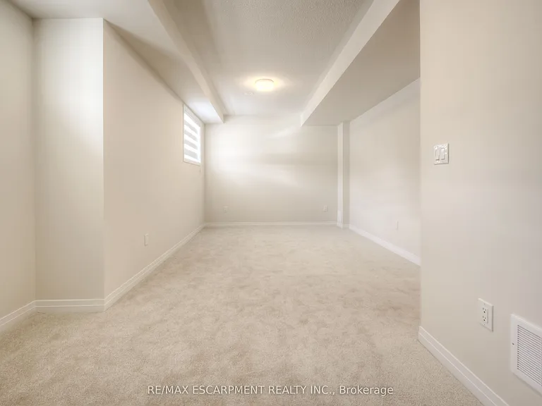 104 Settlers Rd E — Photo 38