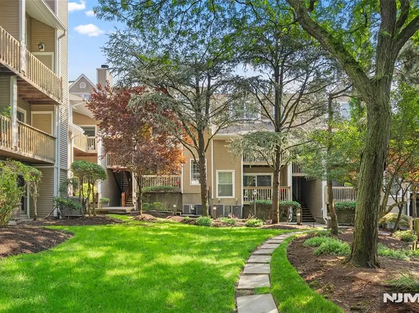 531 Windsor Drive, Palisades Park, NJ 07650