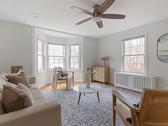 3rd image of 42 Swain Rd