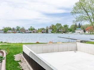 613 E Northshore Dr, Syracuse, IN 46567