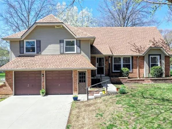 6320 Oakview St, Shawnee, KS 66216