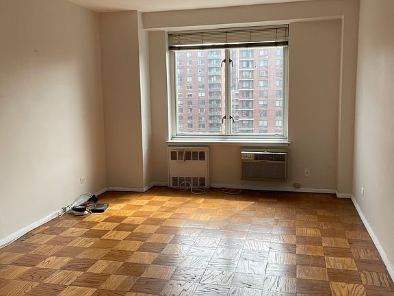 5th image of 392 Central Park W APT 16N