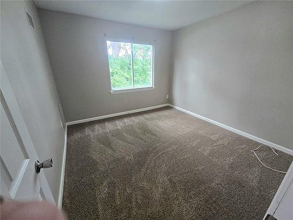 3rd image of 11527 Richmond Ave