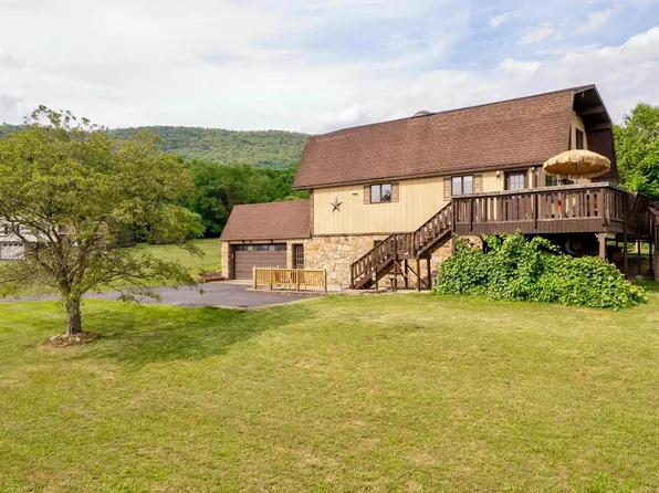 62 McClintick Rd, Mill Hall, PA 17751