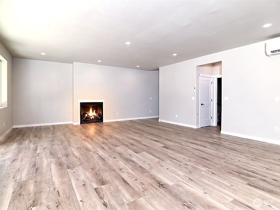 5th image of 2427 Cambridge Court