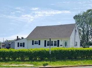 101 Ernston Rd, Parlin, NJ 08859