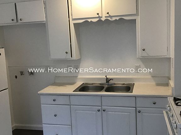 5th image of 3113 Crandall Ave