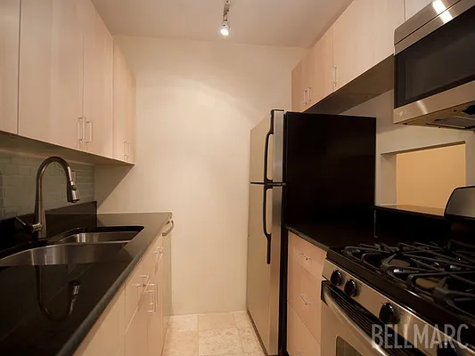 Rented by Bellmarc Realty | media 6